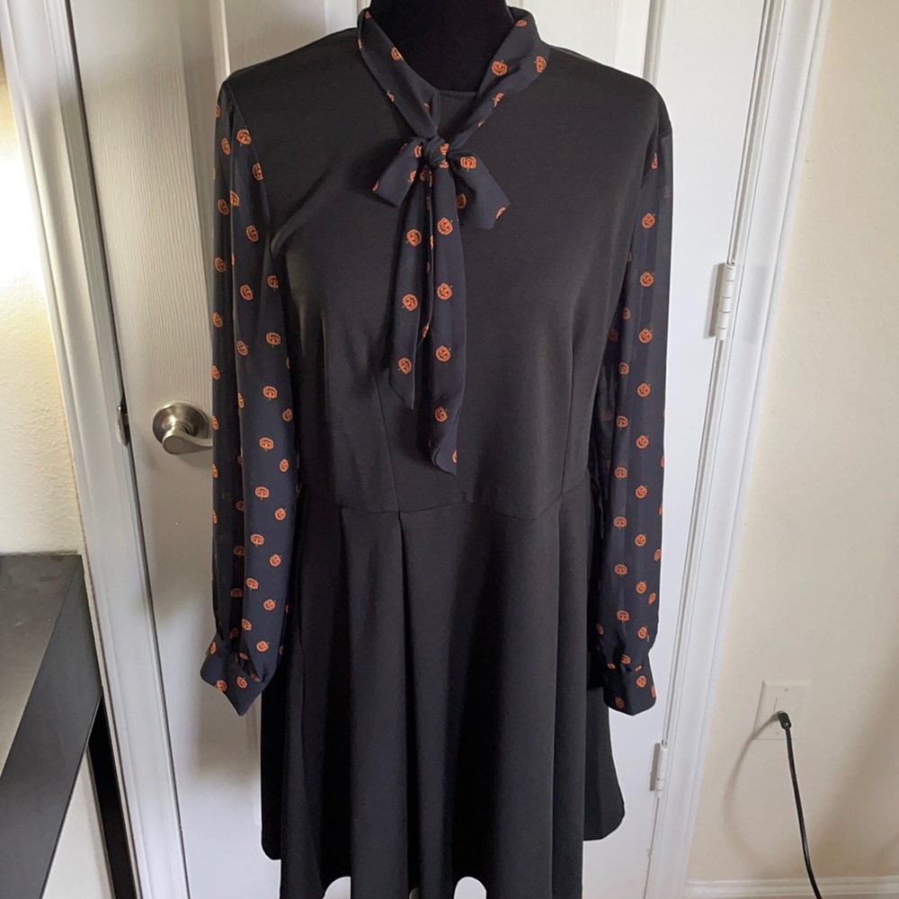Unique Vintage Smak Parlour Pumpkin pussybow dress